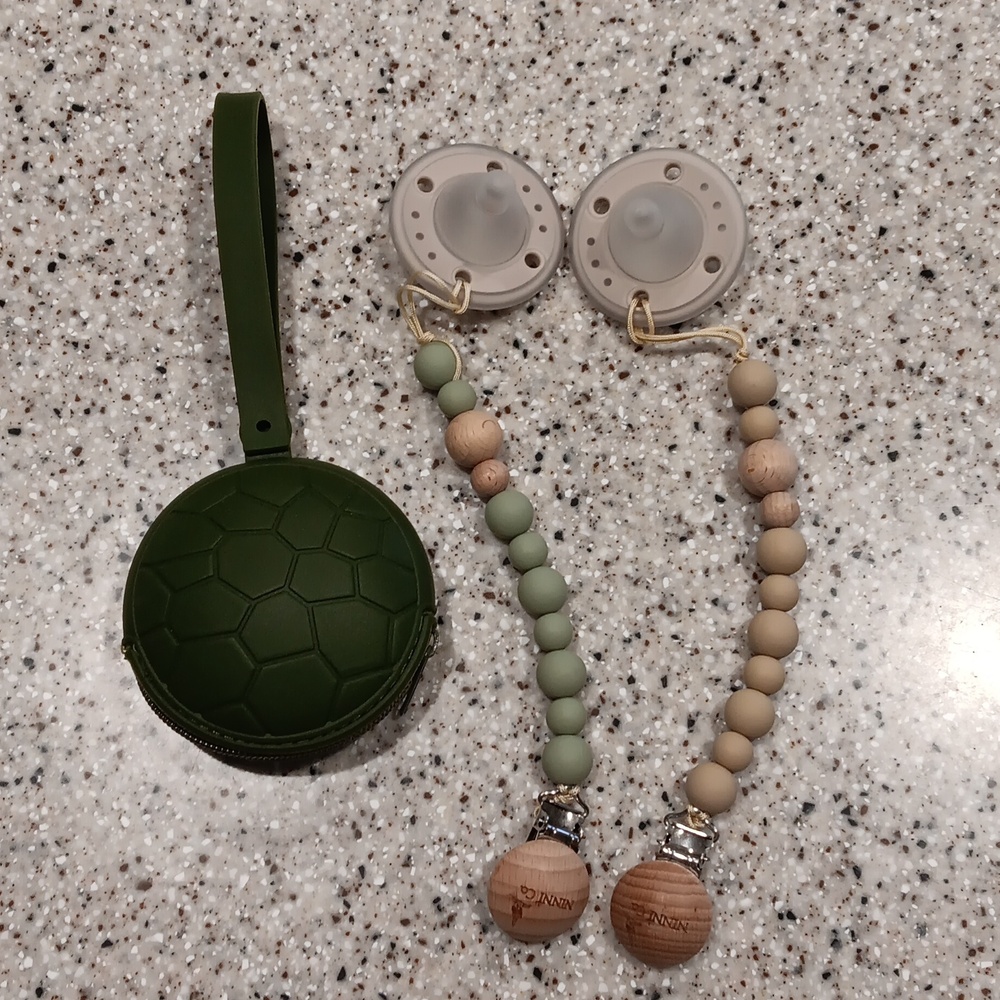 Ninni Co. Pacifiers